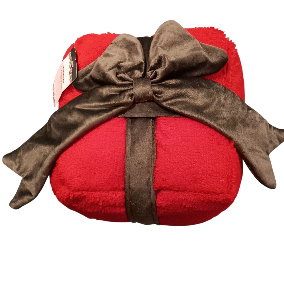 Kirkland Signature Gift Pullow with Satin Bow NWT